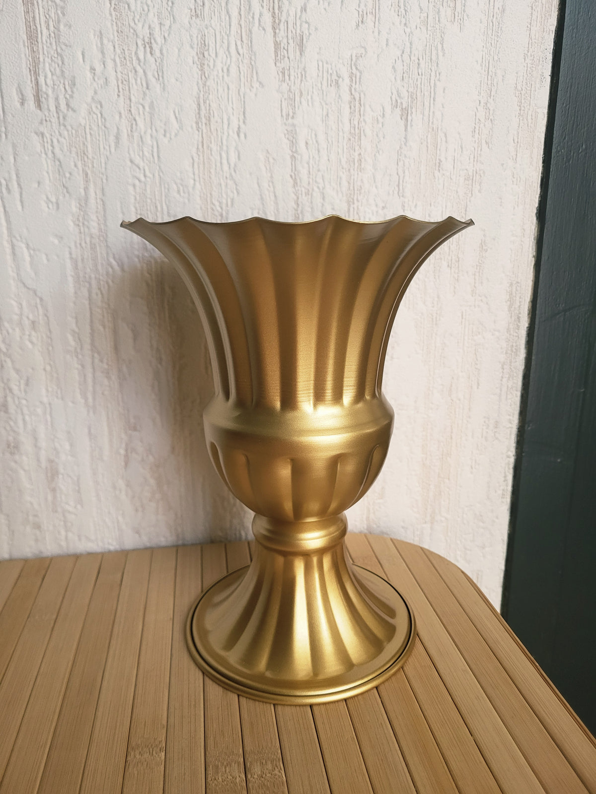 Vase trompette en métal