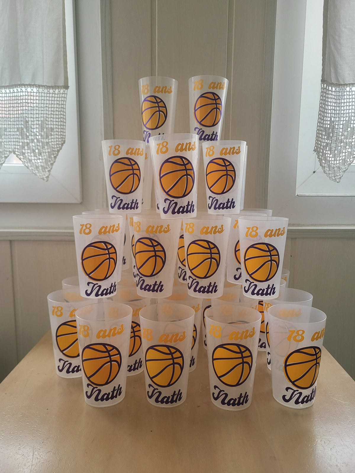 Gobelets en plastique avec personnalisés