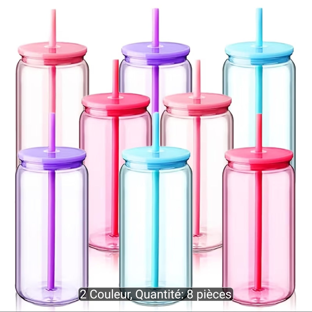 Gobelets en plastique avec paille